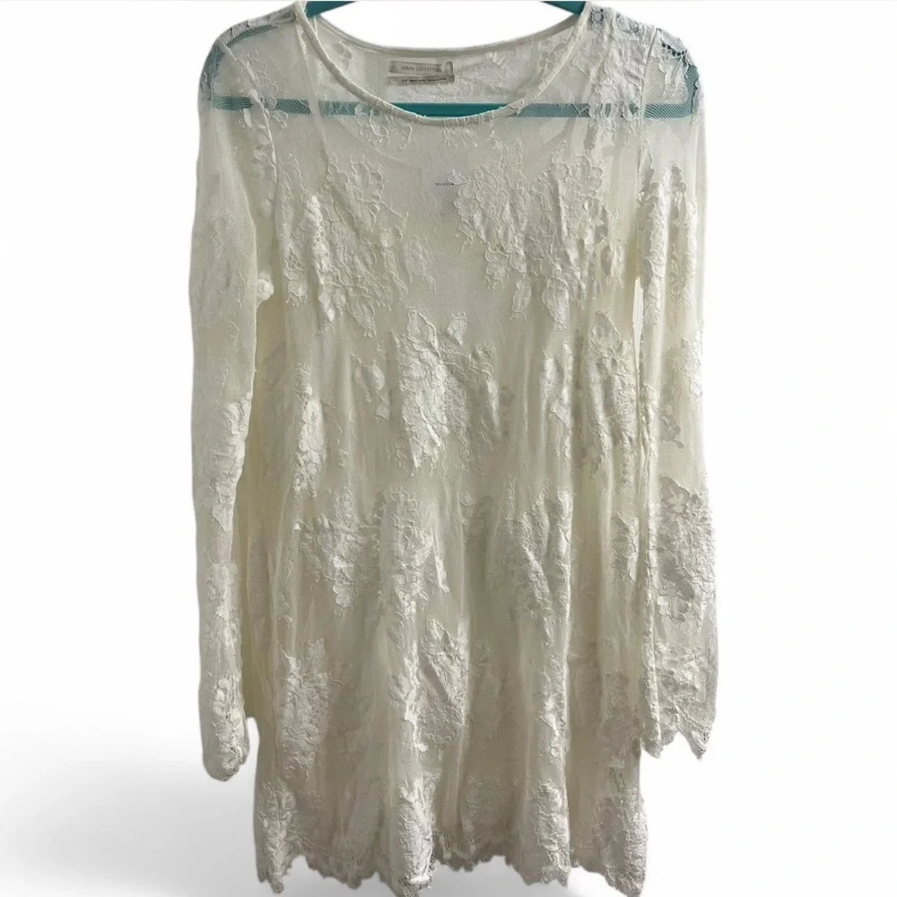 New Urban Outfitters White Lace Dress bell sleeves size small - Picture 4 of 9